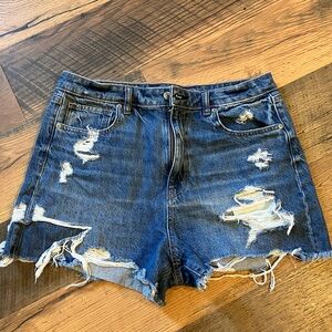 American Eagle mom shorts